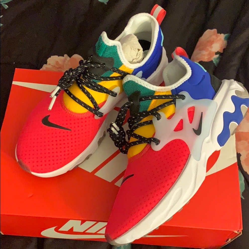 Size 7(mens) brand new Nike shoes!